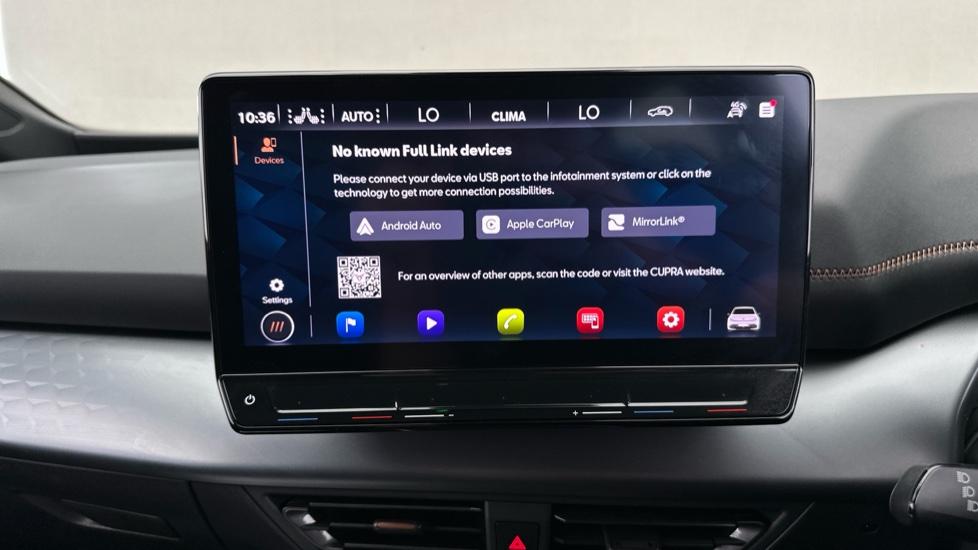 Apple Car Play & Android Auto