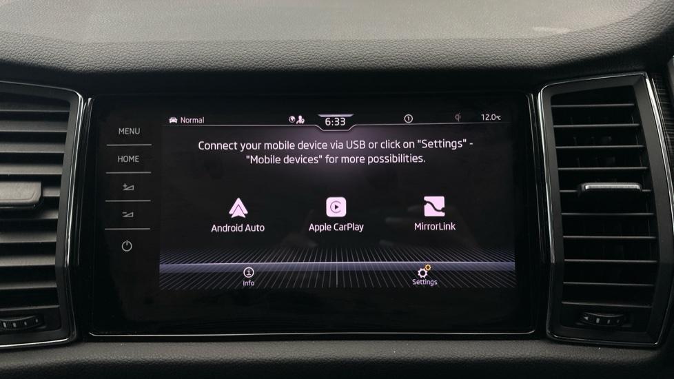 Apple Car Play & Android Auto