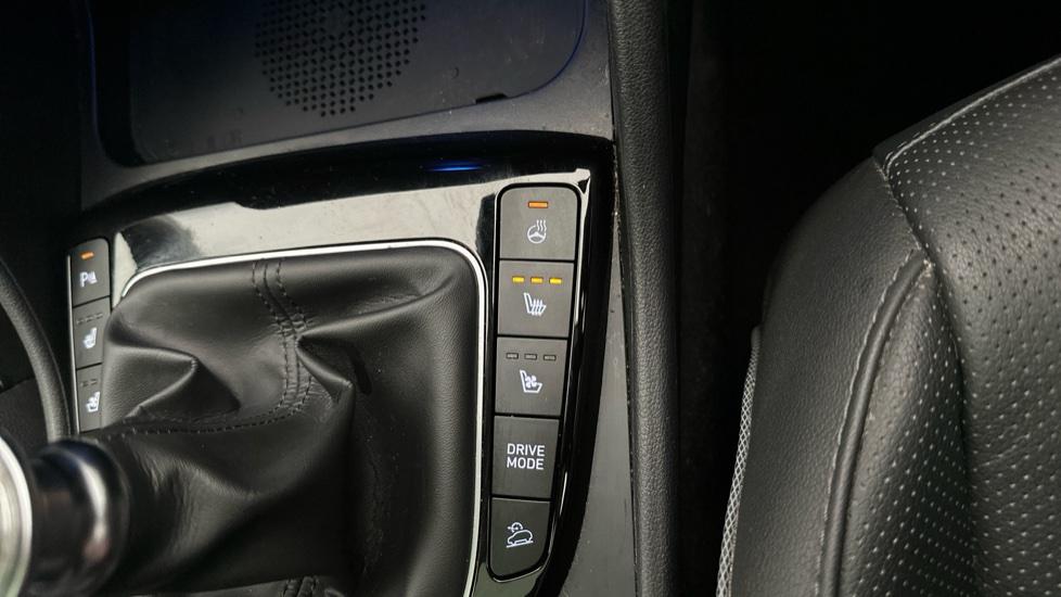 Heated Seats / Cooled/Heated Steering Wheel 