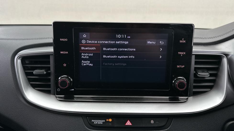 Apple CarPlay / Android Auto / Bluetooth 