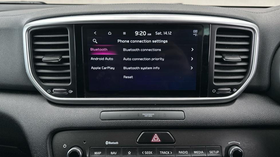 Apple CarPlay / Android Auto / Bluetooth 