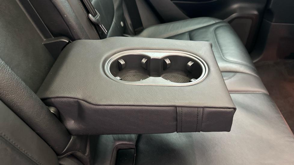 Rear Armrest/ Cup Holder