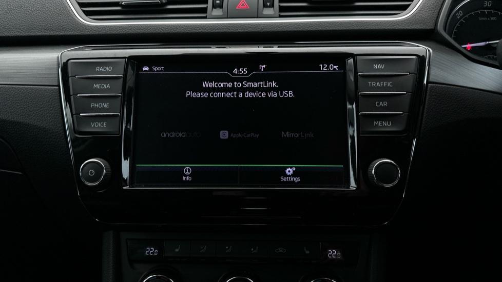 Apple Car Play & Android Auto