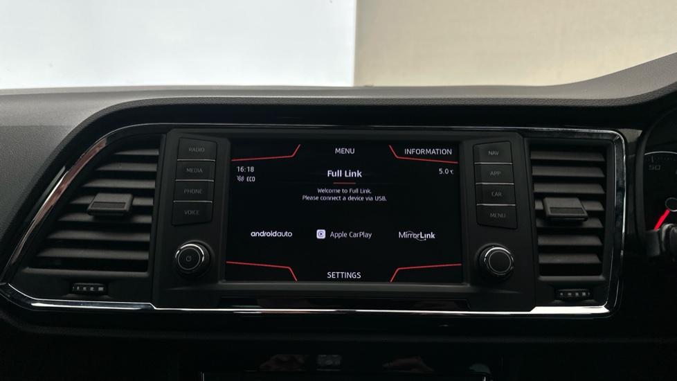 Apple Car Play & Android Auto