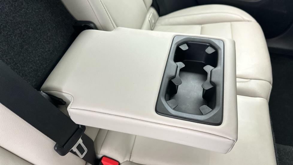 Rear Armrest/ Cup Holder