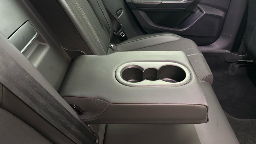 Rear Armrest/ Cup Holder