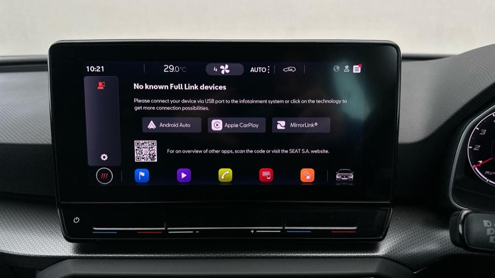 Apple Car Play & Android Auto