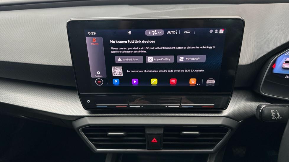 Apple Car Play & Android Auto