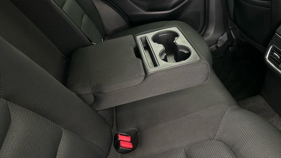 Rear Armrest/ Cup Holder