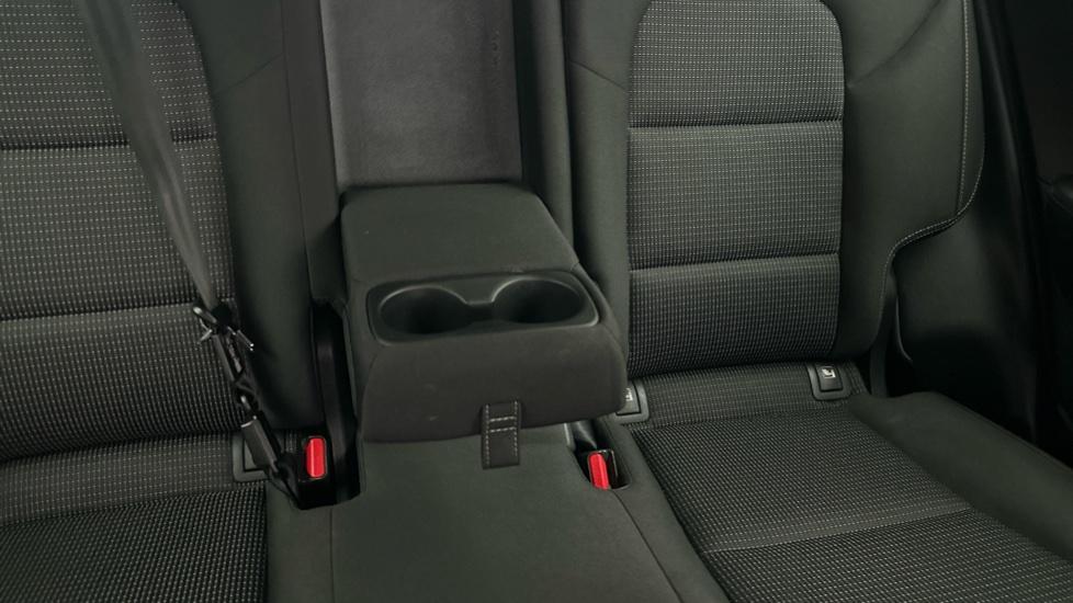 Rear Armrest/ Cup Holder