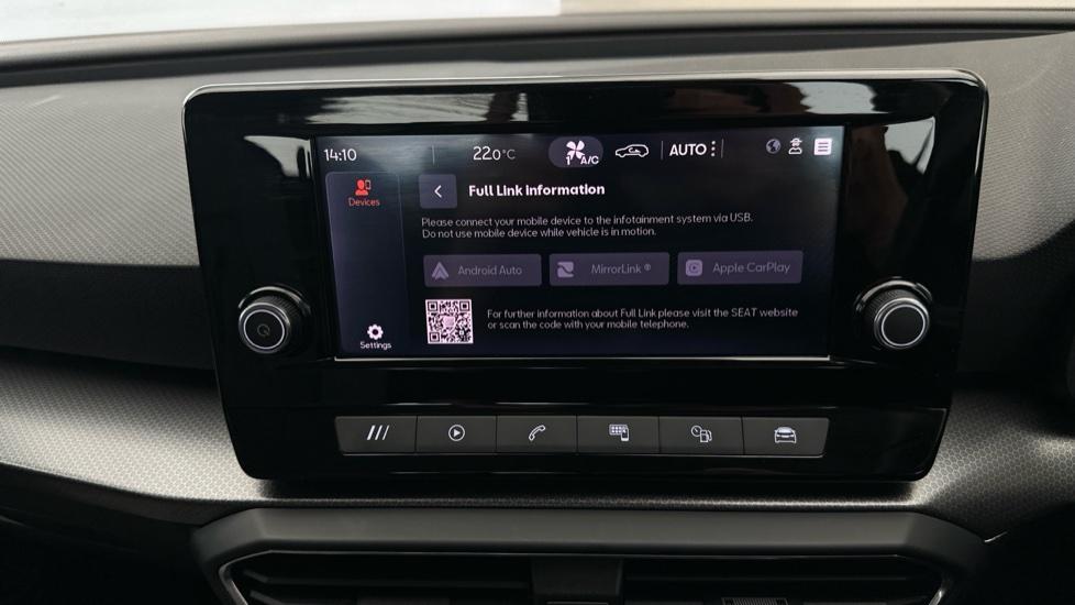 Apple Car Play & Android Auto