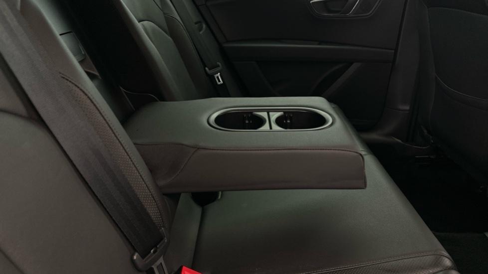 Rear Armrest/ Cup Holder