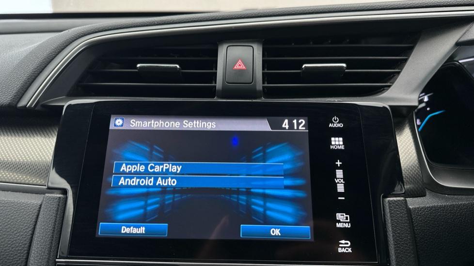 Apple Car Play & Android Auto