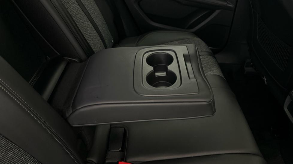 Rear Armrest/ Cup Holder