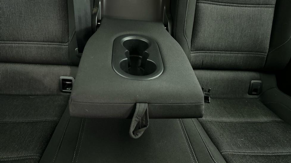 Rear Armrest/ Cup Holder