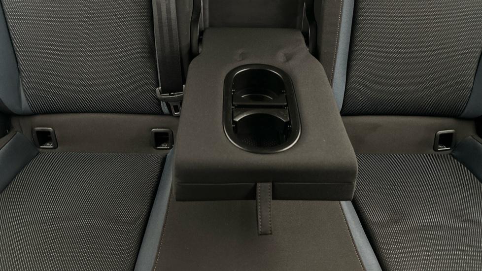 Rear Armrest/ Cup Holder