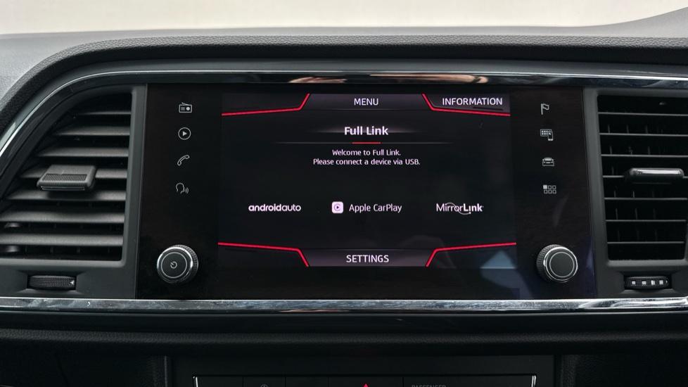 Apple Car Play & Android Auto