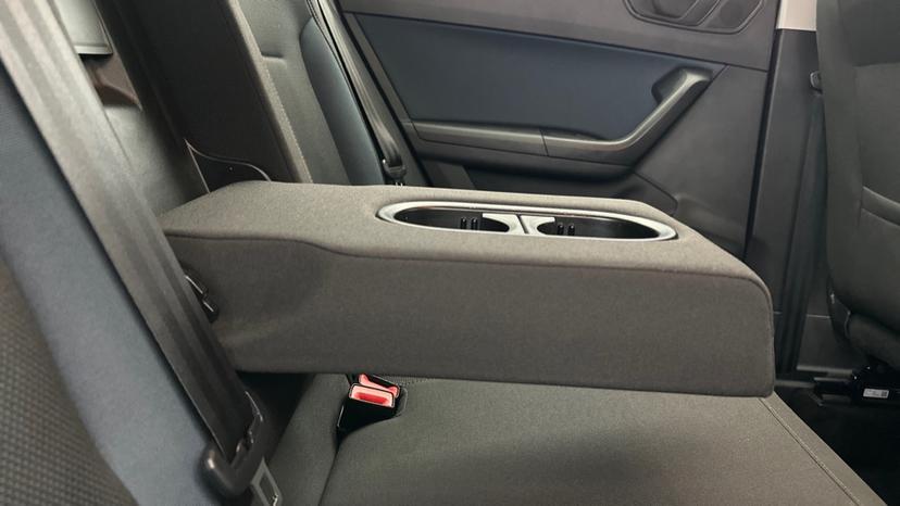 Rear Armrest/ Cup Holder