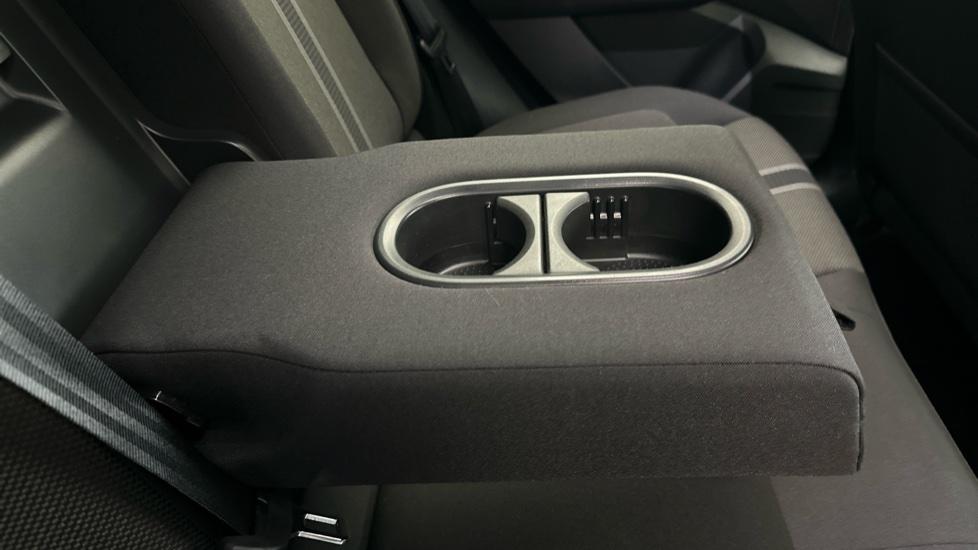 Rear Armrest/ Cup Holder