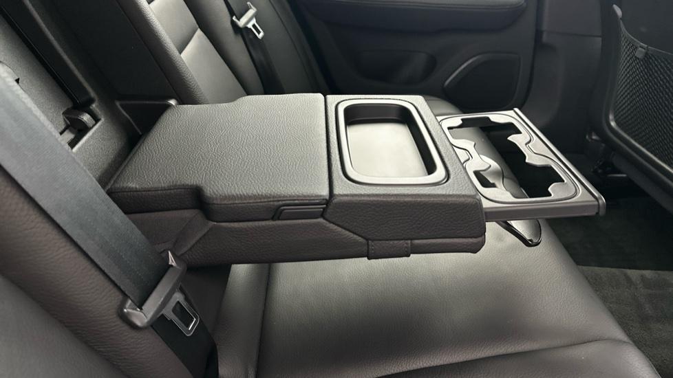 Rear Armrest/ Cup Holder