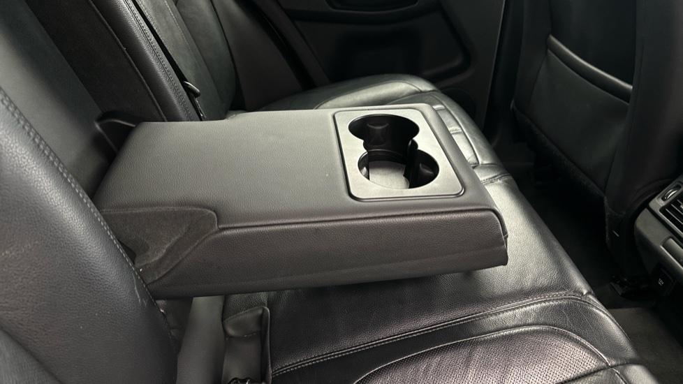 Rear Armrest/ Cup Holder