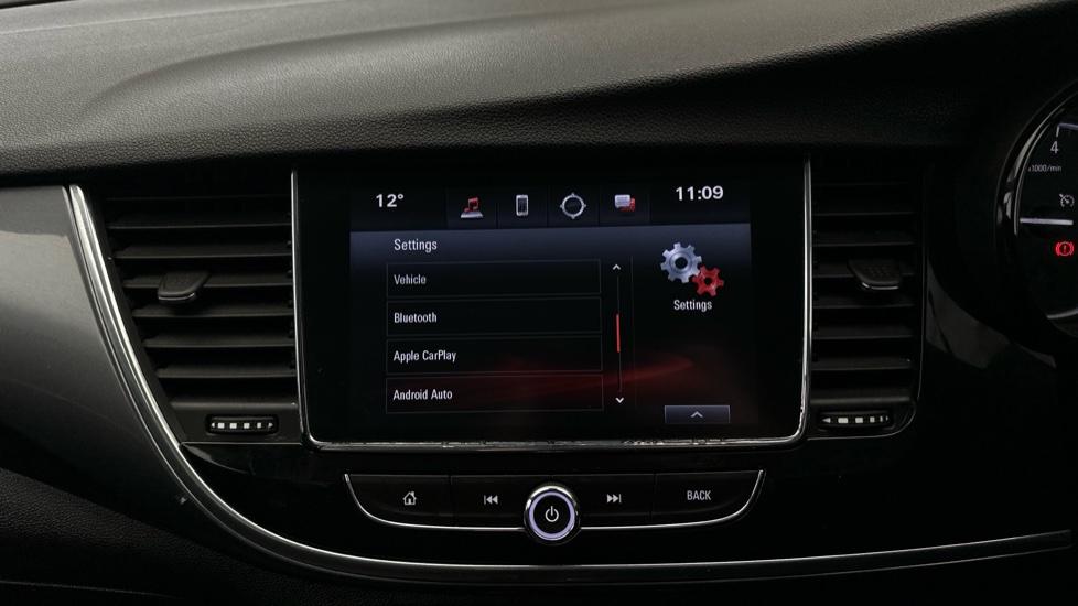 Apple Car Play & Android Auto