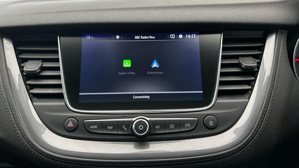 Apple Car Play & Android Auto