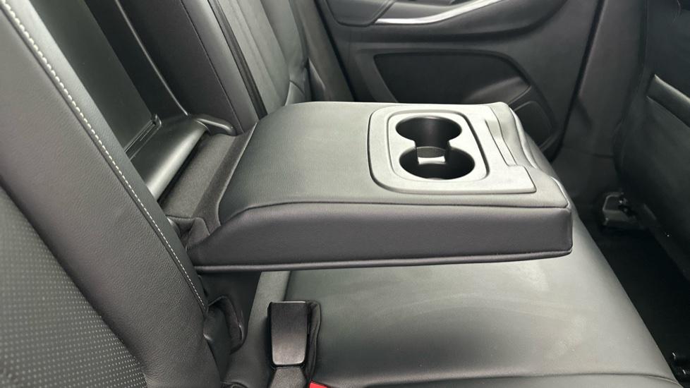 Rear Armrest/ Cup Holder