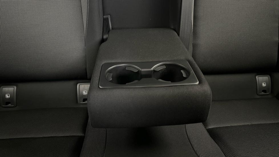 Rear Armrest/ Cup Holder