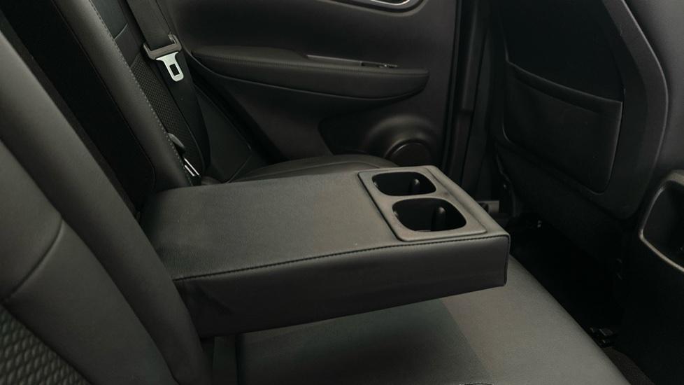 Rear Armrest/ Cup Holder