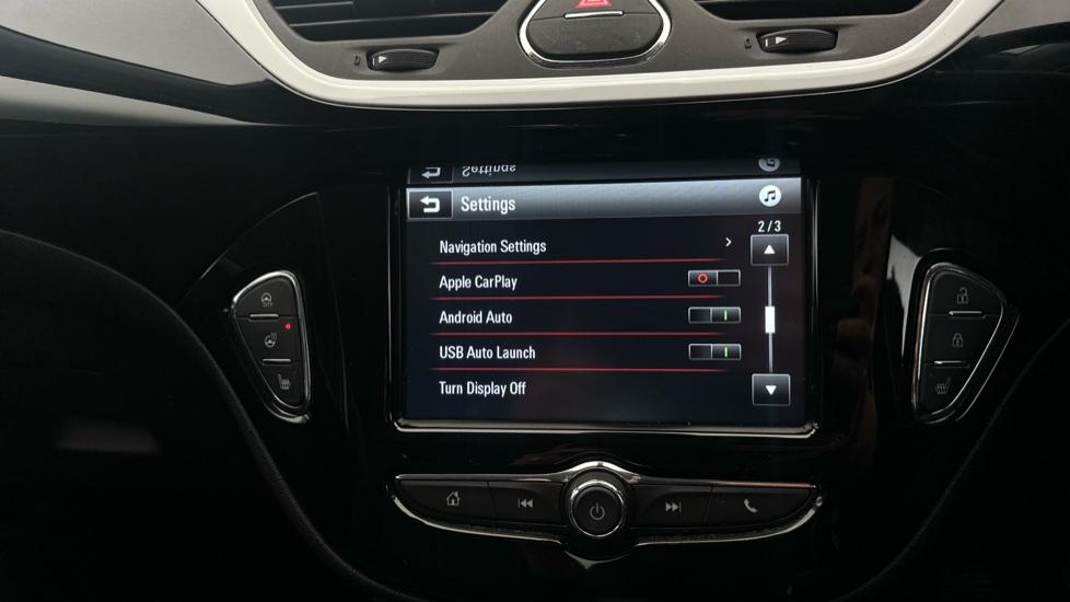 Apple Car Play & Android Auto