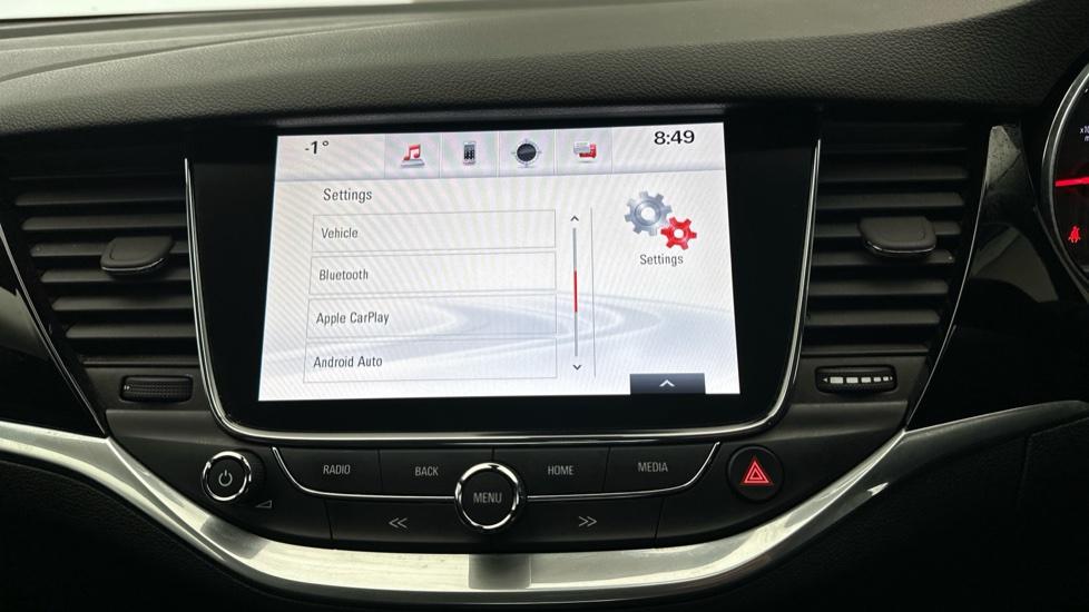 Bluetooth Connectivity  / Apple CarPlay / Android Auto 