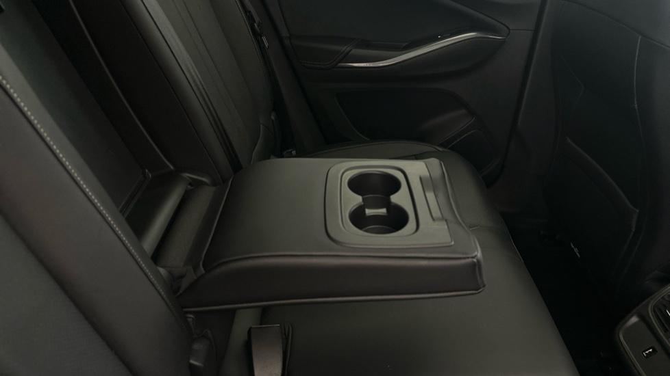 Rear Armrest/ Cup Holder