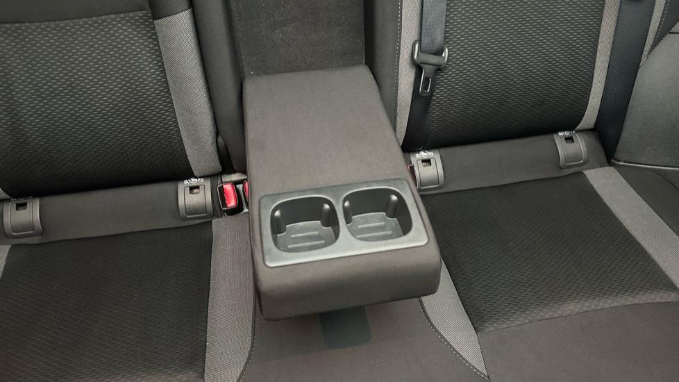 Rear Armrest/ Cup Holder