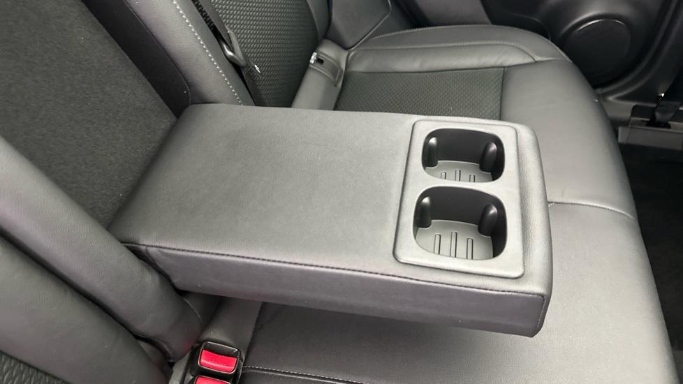 Rear Armrest/ Cup Holder