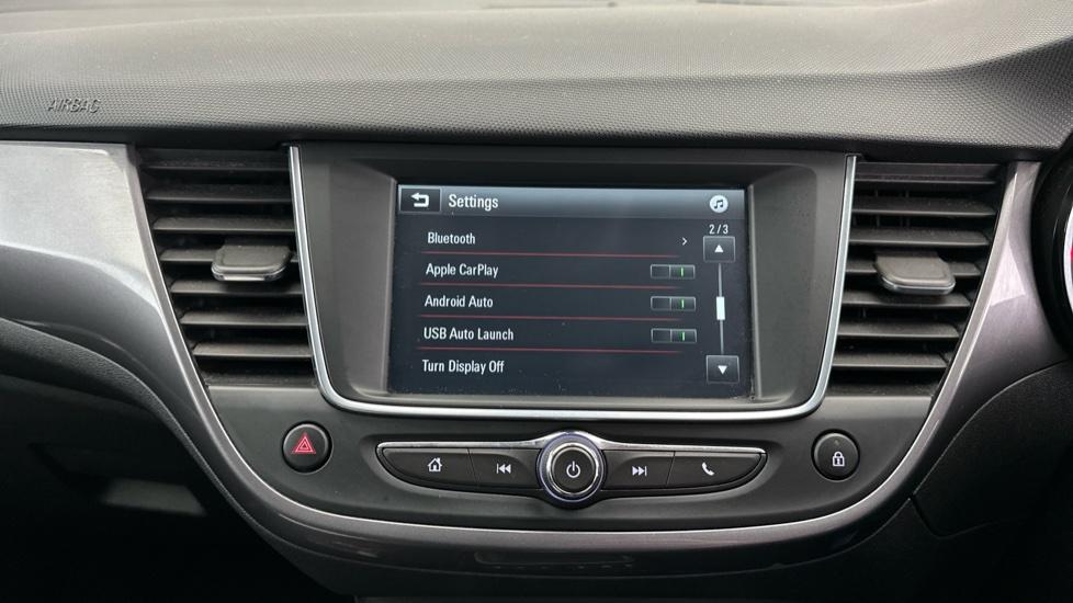 Apple CarPlay / Android Auto / Bluetooth 