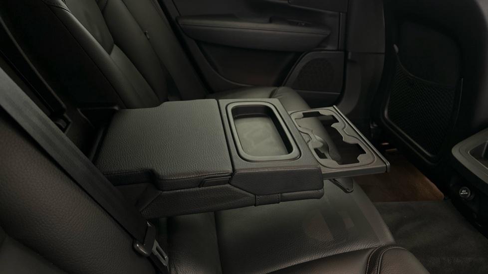 Rear Armrest/ Cup Holder