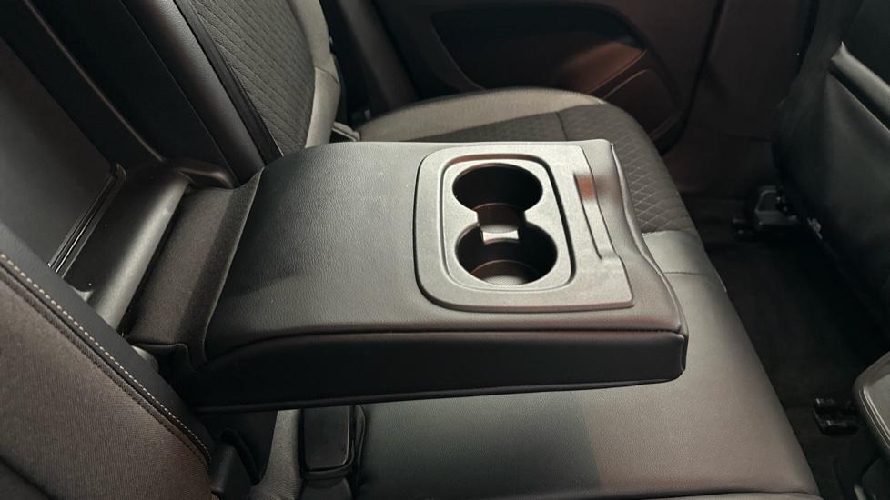 Rear Armrest/ Cup Holder