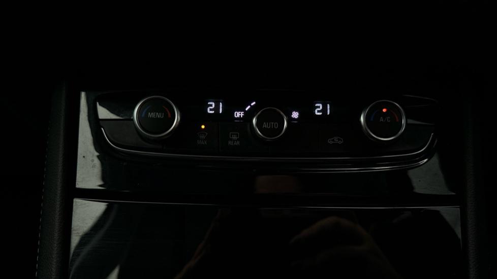 Air Conditioning /Dual Climate Control 