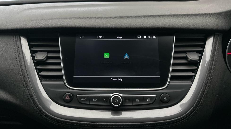 Apple Car Play & Android Auto