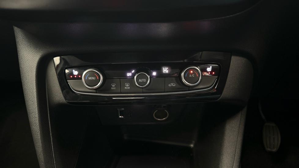 Air Conditioning  / Heated Seats 