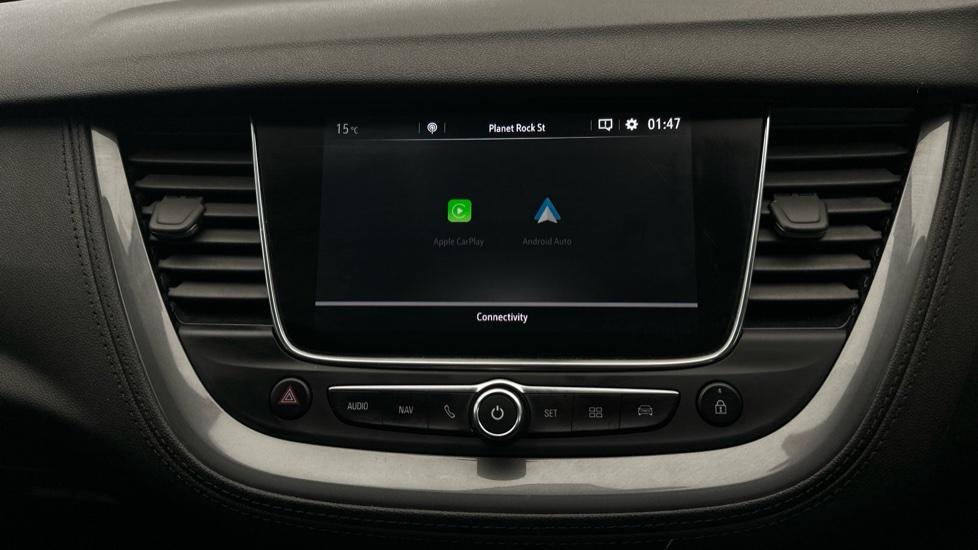 Apple Car Play & Android Auto