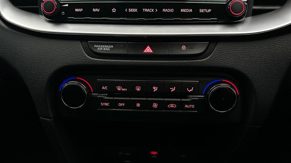 Air Conditioning /Dual Climate Control 