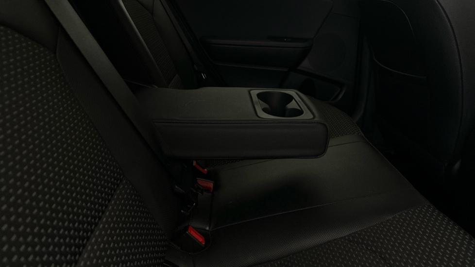 Rear Armrest/ Cup Holder