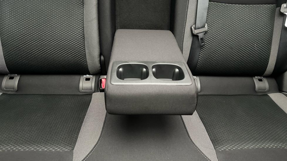 Rear Armrest/ Cup Holder