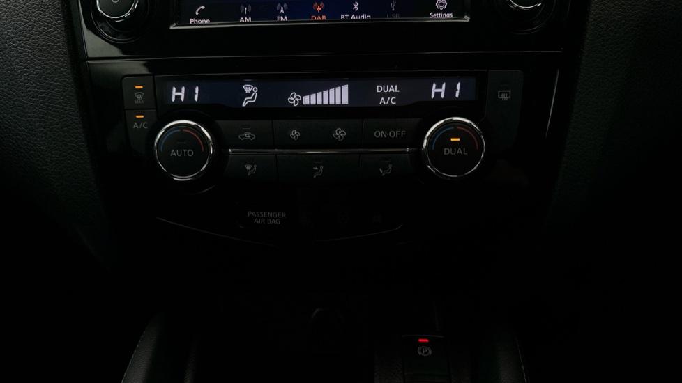 Air Conditioning /Dual Climate Control 