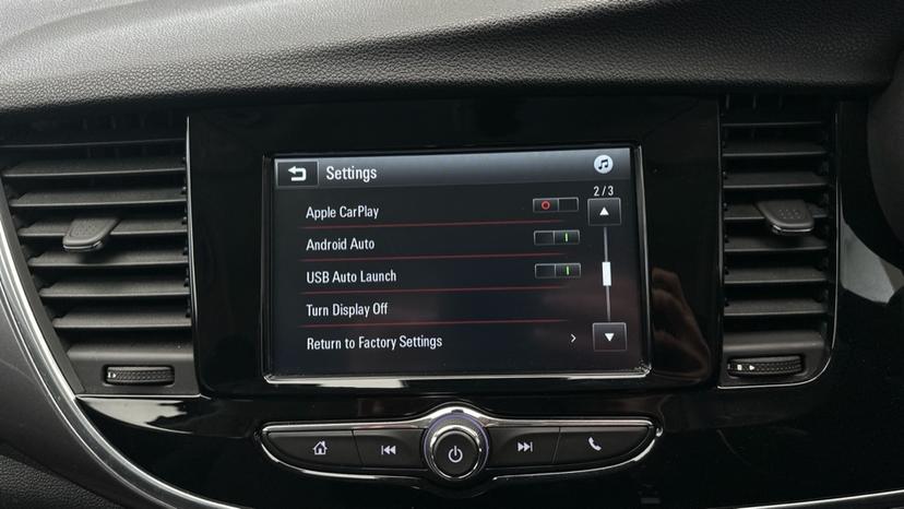 Apple Car Play & Android Auto