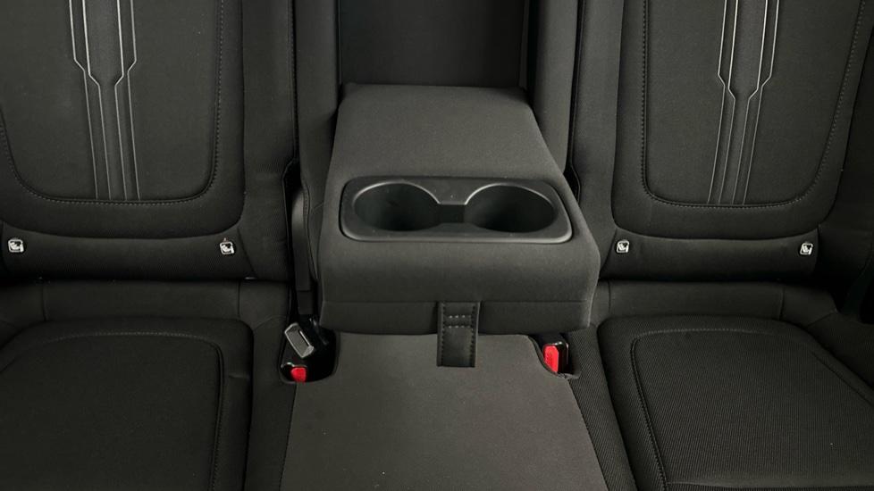 Rear Armrest/ Cup Holder