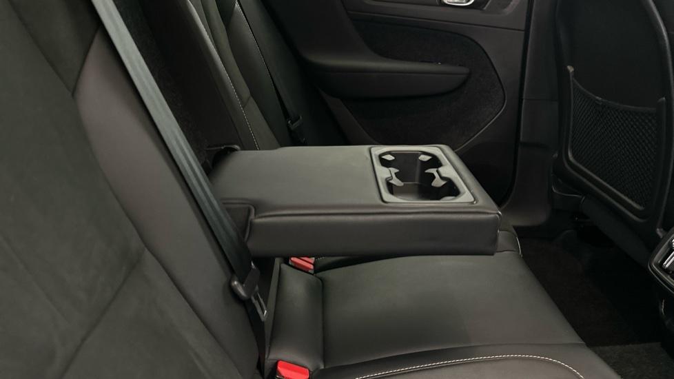 Rear Armrest/ Cup Holder