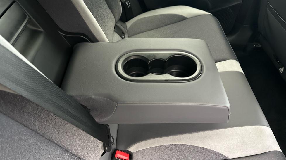 Rear Armrest/ Cup Holder